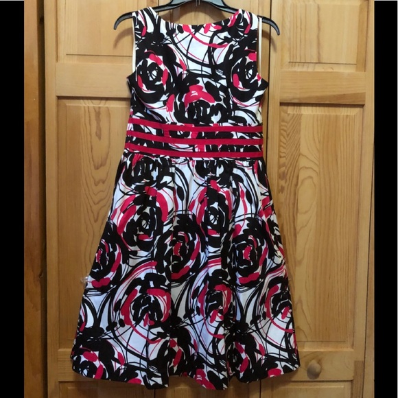 Ladies geometric dress - Picture 3 of 5